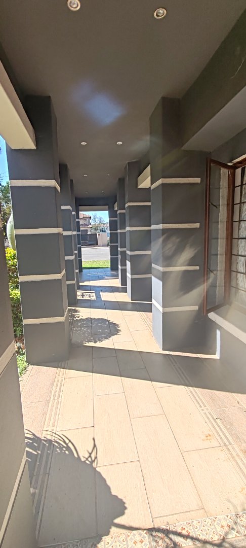 4 Bedroom Property for Sale in WestLake Country Safari Estate North West